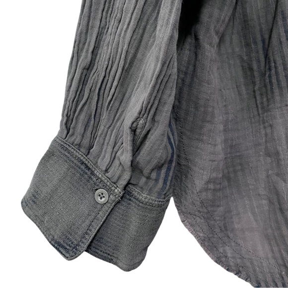 Free People We The Free Indigo Skies Stripe Shirt Size M Gravel Grey Raw Hem - Picture 8 of 12